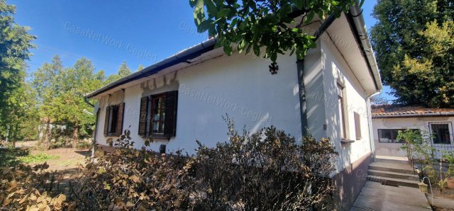 Eladó családi ház, Cegléden 49.9 M Ft, 3 szobás