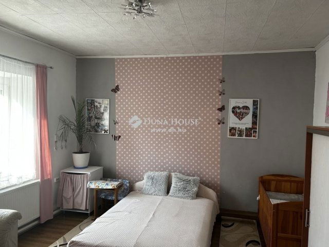 Eladó családi ház, Nagykátán 44 M Ft, 3 szobás