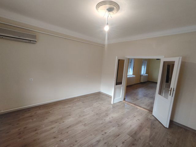 Eladó ikerház, Szegeden 85 M Ft, 3 szobás / költözzbe.hu