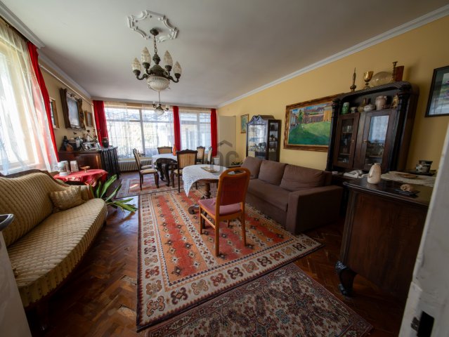 Eladó családi ház, Derecskén 79 M Ft, 7 szobás