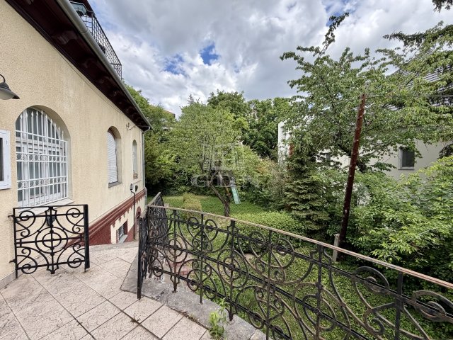 Eladó téglalakás, Budapesten, II. kerületben 224.4 M Ft