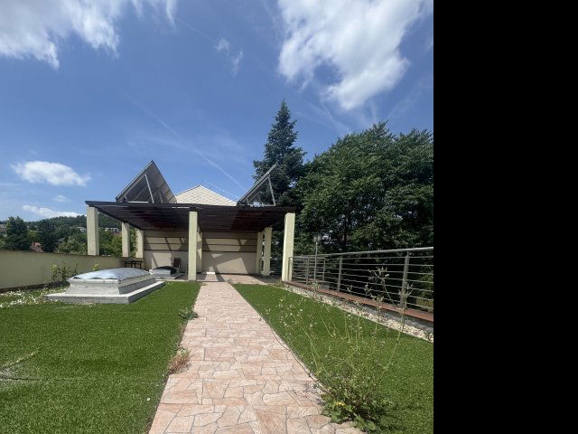 Eladó téglalakás, Szekszárdon 48 M Ft, 3 szobás