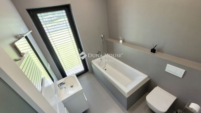 Eladó családi ház, Törökbálinton 398 M Ft, 5 szobás