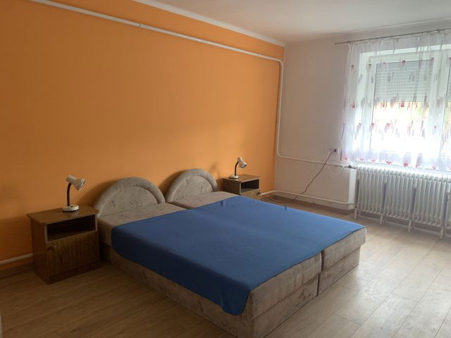 Kiadó családi ház, albérlet, Egerben 150 E Ft / hó, 2 szobás