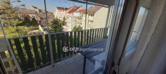 Eladó téglalakás, Szegeden 68.9 M Ft, 2 szobás