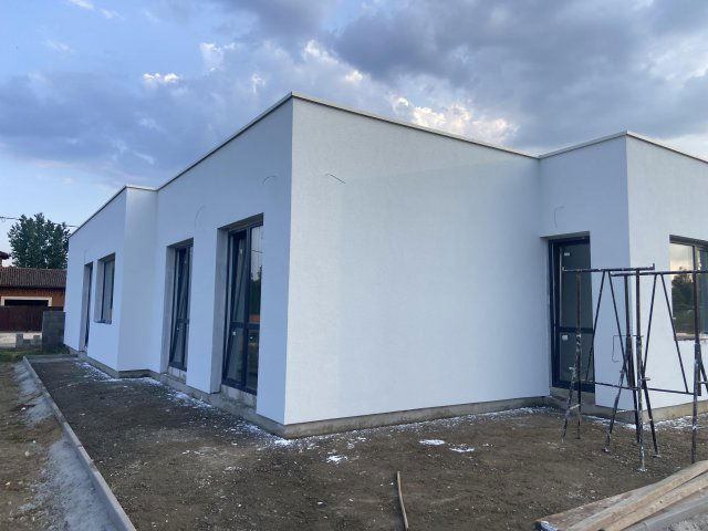 Eladó ikerház, Nyíregyházán 75 M Ft, 4 szobás