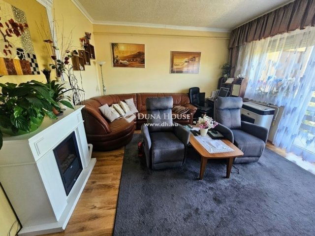 Eladó sorház, Szigetszentmiklóson 89.9 M Ft, 5 szobás