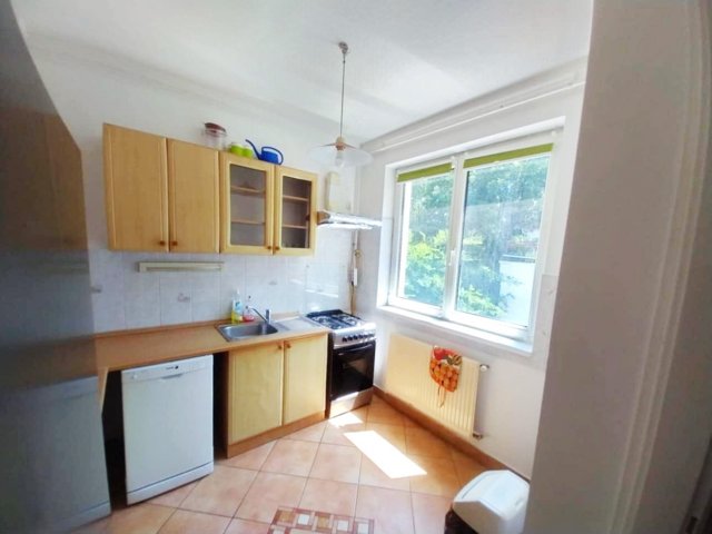 Kiadó téglalakás, albérlet, Debrecenben 240 E Ft / hó, 3 szobás