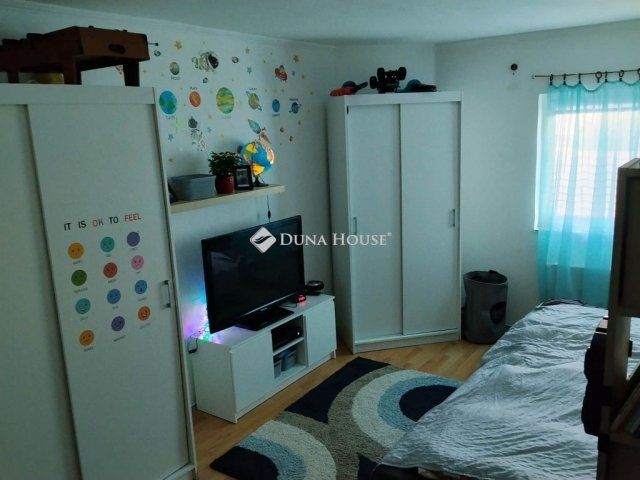 Eladó téglalakás, Esztergomban 43.9 M Ft, 2 szobás