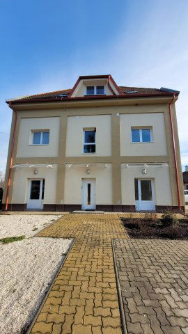 Eladó családi ház, Dunabogdányban 250 M Ft, 11 szobás