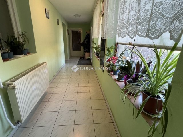 Eladó családi ház, Sárbogárdon 29.5 M Ft, 4 szobás