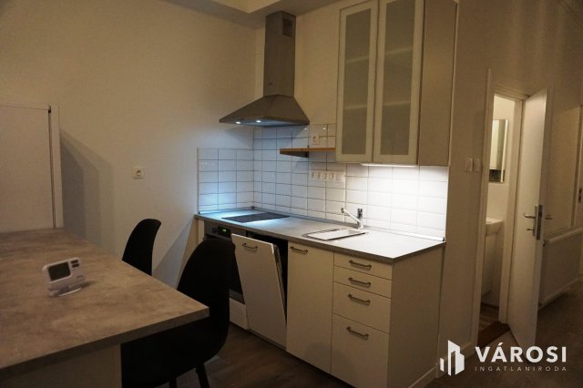 Eladó téglalakás, Szegeden 41.8 M Ft, 1+1 szobás