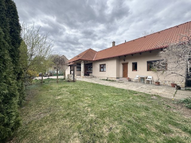 Eladó családi ház, Kistarcsán 145.9 M Ft, 4 szobás