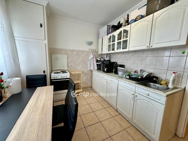 Eladó panellakás, Debrecenben 58.7 M Ft, 2 szobás