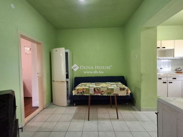 Eladó családi ház, Komádiban 6 M Ft, 2 szobás