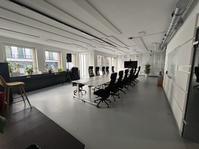 Kiadó iroda, Budapesten, VII. kerületben, Károly körúton