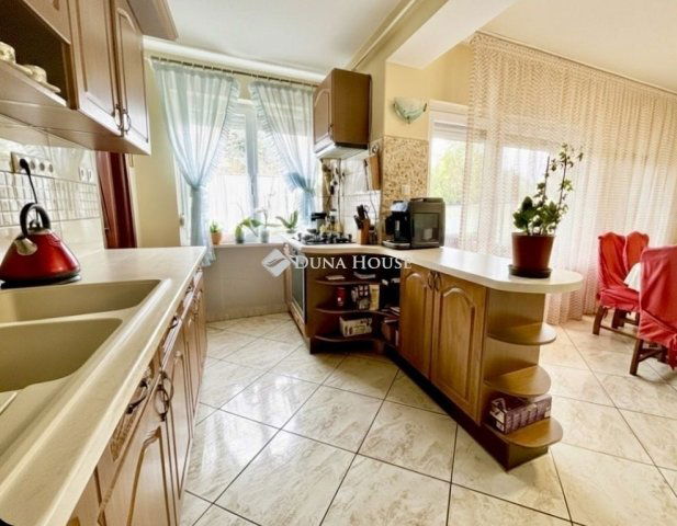 Eladó családi ház, Budapesten, XVIII. kerületben 145 M Ft