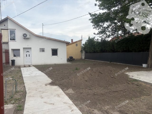 Eladó családi ház, Kecskeméten 43.99 M Ft, 2 szobás