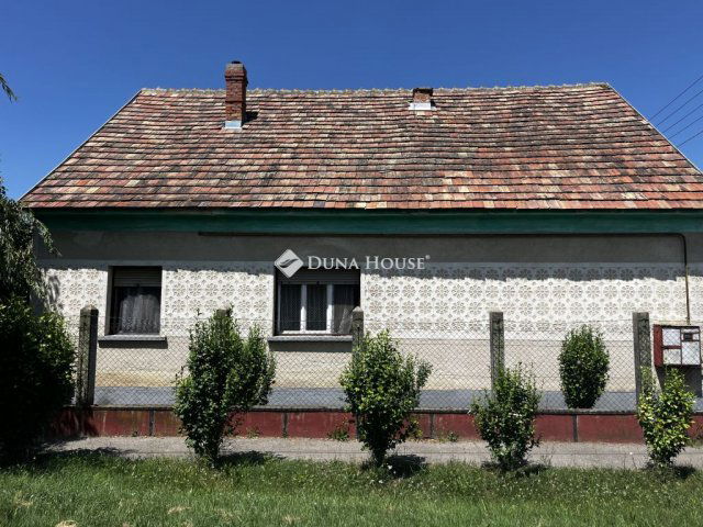 Eladó családi ház, Berhidán 32.9 M Ft, 4 szobás