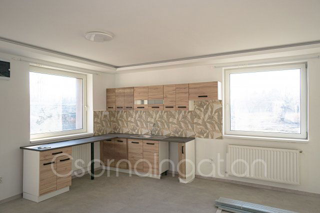 Eladó családi ház, Csornán 67.5 M Ft, 4 szobás