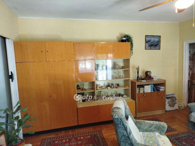 Eladó téglalakás, Pécsett 33.8 M Ft, 2 szobás