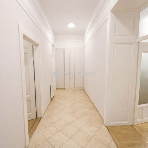 Eladó téglalakás, Szegeden 116.5 M Ft, 4 szobás