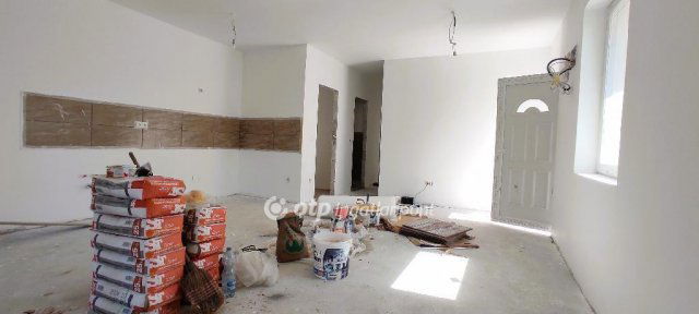 Eladó ikerház, Turán 63.9 M Ft, 4 szobás / költözzbe.hu