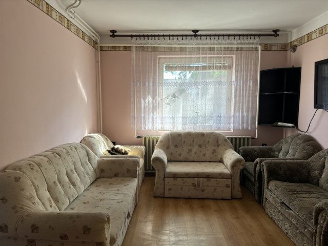 Eladó családi ház, Jászapátiban 32 M Ft, 7 szobás