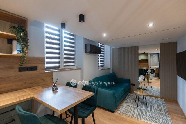 Eladó téglalakás, Budapesten, VI. kerületben 64.9 M Ft, 2 szobás