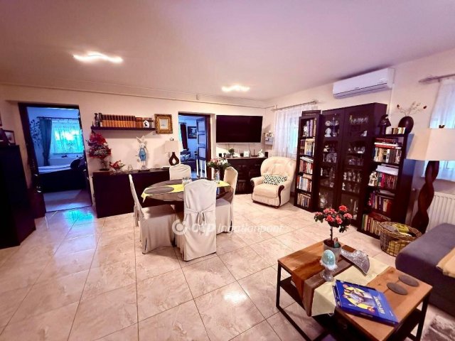 Eladó családi ház, Szigetszentmiklóson 124.9 M Ft, 4+3 szobás