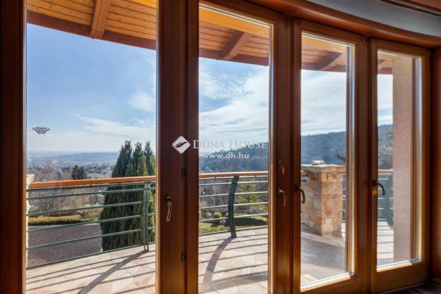 Eladó családi ház, Budapesten, XII. kerületben 800 M Ft