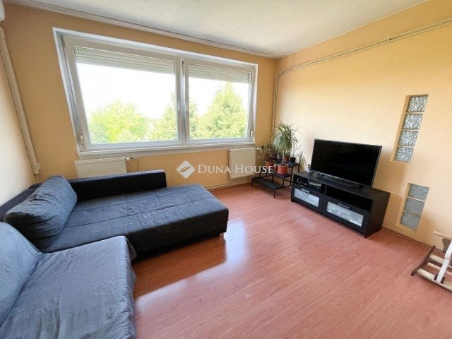 Eladó panellakás, Szigetszentmiklóson 54.9 M Ft, 2 szobás