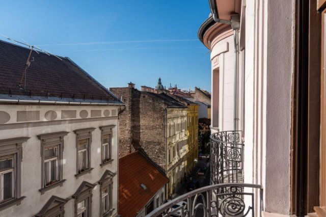 Eladó téglalakás, Budapesten, VI. kerületben 185 M Ft, 4 szobás