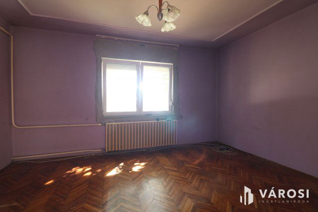 Eladó családi ház, Makón 32.9 M Ft, 3 szobás
