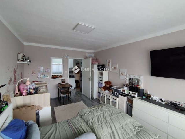 Eladó panellakás, Tatabányán, Mártírok úton 42.99 M Ft