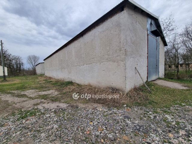 Eladó ipari ingatlan, Mezőfalván 98 M Ft / költözzbe.hu