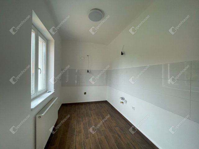 Eladó családi ház, Tatabányán 105 M Ft, 2 szobás