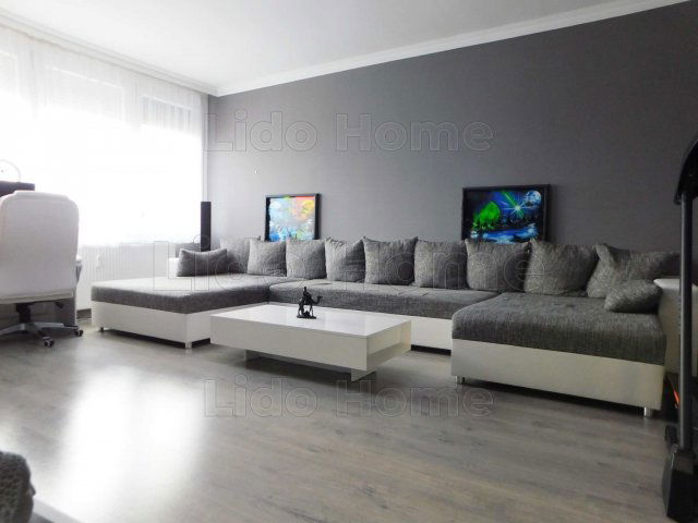 Eladó panellakás, Dombóváron 29.6 M Ft, 5 szobás