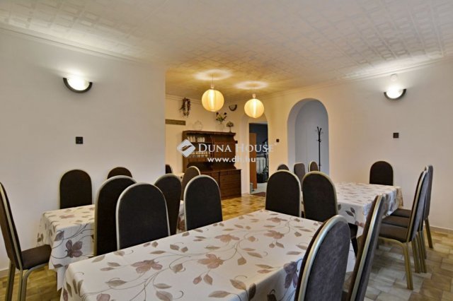 Kiadó hotel, Kecskeméten 380 E Ft / hó, 3 szobás