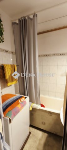 Eladó panellakás, Pécsett 47.9 M Ft, 2 szobás