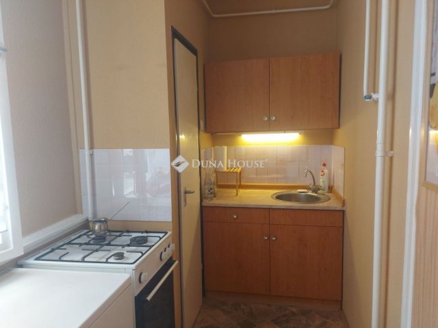 Kiadó téglalakás, albérlet, Kecskeméten 160 E Ft / hó