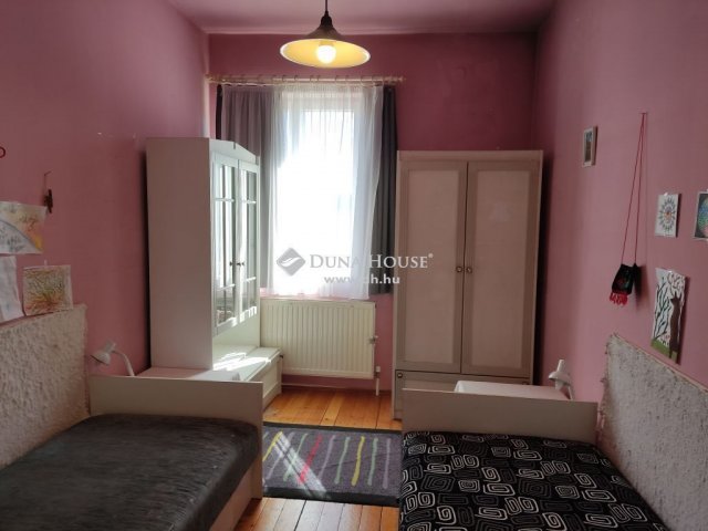 Eladó családi ház, Dunabogdányban 170 M Ft, 6+3 szobás