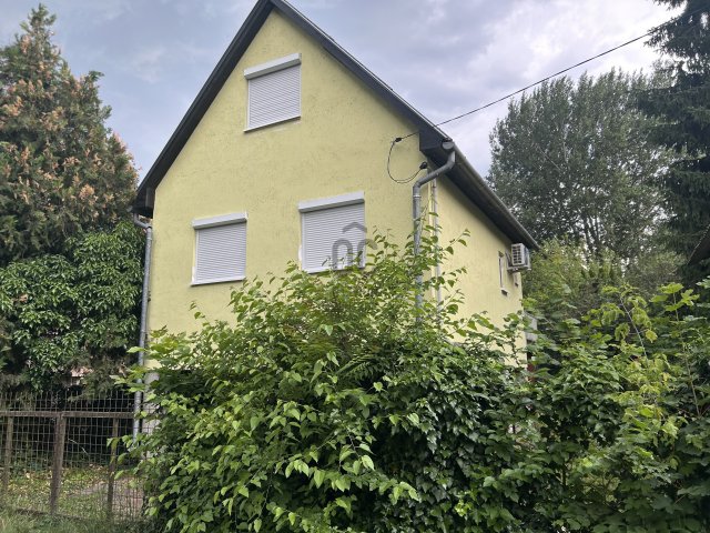 Eladó nyaraló, Dombrádon 24.9 M Ft, 2 szobás