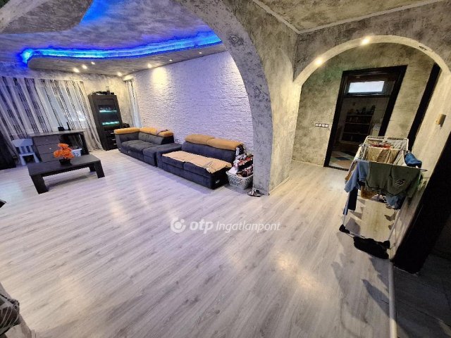 Eladó családi ház, Tiszakécskén 76.9 M Ft, 4 szobás