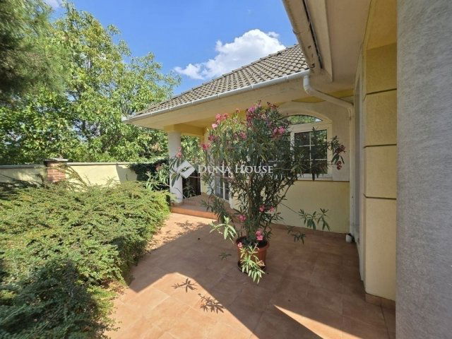 Eladó családi ház, Érden 235 M Ft, 5+1 szobás