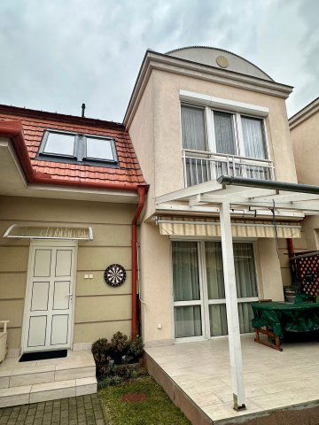 Eladó téglalakás, Debrecenben 105 M Ft, 3 szobás