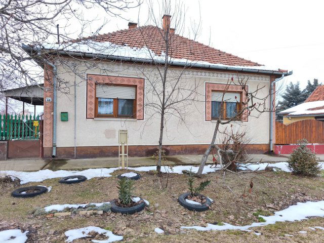 Eladó családi ház, Szankon 21.99 M Ft, 3 szobás