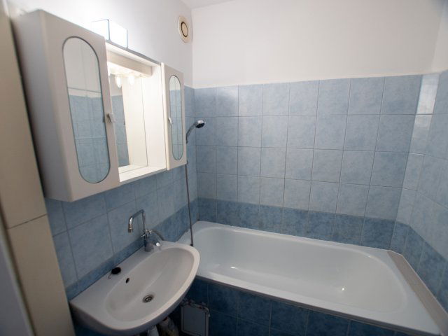 Kiadó panellakás, albérlet, Kecskeméten, Irinyi utcában