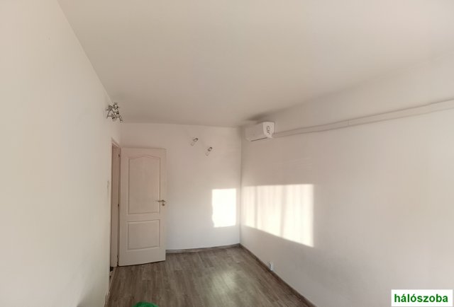 Kiadó panellakás, albérlet, Pécsett, Eszék utcában, 2 szobás