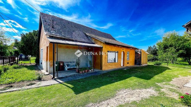 Eladó családi ház, Ságváron 30 M Ft, 3 szobás